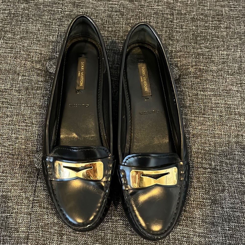 Louis Vuitton. 36. Black driving shoe in excellent condition!  No box.